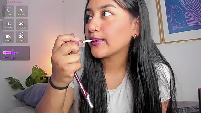 Snapshot of valka_collinss chatting on June 4, 2026, 7:42 pm valka collinss online show from June 4, 2026, 7:42 pm
