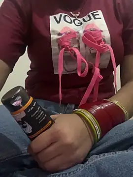 Snapshot of Cute_maari chatting on April 30, 2026, 10:14 pm Cute maari online show from April 30, 2026, 10:14 pm