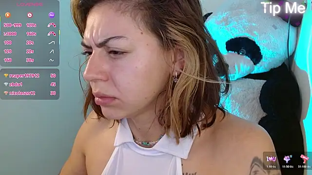 Snapshot of aprildumont chatting on May 2, 2026, 2:55 pm aprildumont online show from May 2, 2026, 2:55 pm