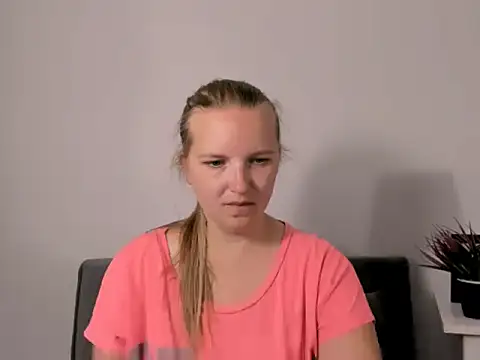 Snapshot of RoseTeacherX chatting on June 16, 2026, 5:04 pm RoseTeacherX online show from June 16, 2026, 5:04 pm