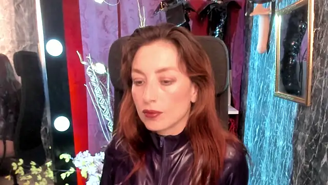 Snapshot of Queenscarlettsecret chatting on April 16, 2026, 7:03 pm Queenscarlettsecret online show from April 16, 2026, 7:03 pm