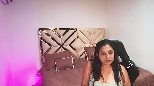 Bianca Royale online show from April 15, 2026, 8:20 pm