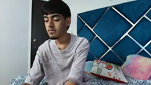 EdwinBoys online show from May 25, 2026, 12:44 pm
