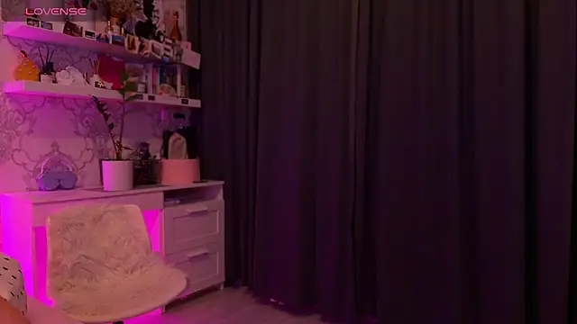 Snapshot of MyNaomi chatting on May 31, 2026, 5:09 pm MyNaomi online show from May 31, 2026, 5:09 pm