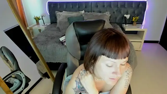 Snapshot of Kim_Jeins666_ chatting on June 10, 2026, 8:19 pm Kim Jeins666 online show from June 10, 2026, 8:19 pm