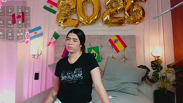 SophieBuitrago online show from June 20, 2026, 7:05 pm
