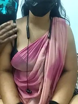 sweetylove01 online show from May 15, 2026, 6:04 pm