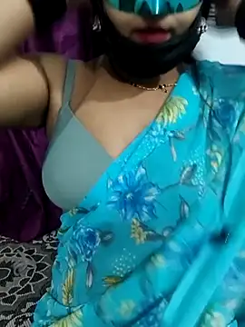 sweetylove01 online show from May 27, 2026, 5:54 pm