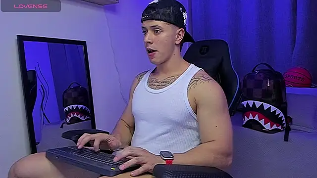 Snapshot of ASHTON_HILS chatting on July 11, 2026, 4:59 am ASHTON HILS online show from July 11, 2026, 4:59 am