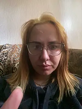 Snapshot of Melissa_lissa_ chatting on April 15, 2026, 10:44 am Melissa lissa online show from April 15, 2026, 10:44 am