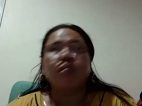 Snapshot of HottyCurlyPeanut chatting on April 15, 2026, 4:47 pm HottyCurlyPeanut online show from April 15, 2026, 4:47 pm