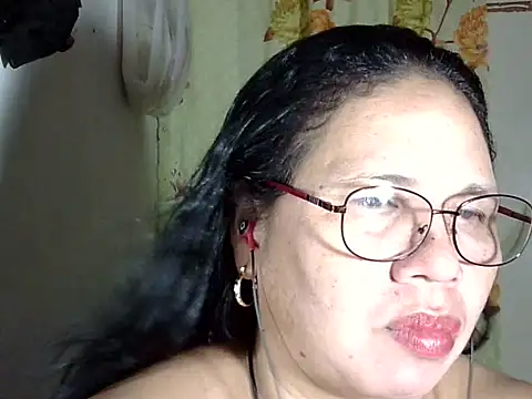 Snapshot of HottyCurlyPeanut chatting on May 4, 2026, 4:25 pm HottyCurlyPeanut online show from May 4, 2026, 4:25 pm