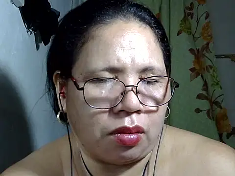 Snapshot of HottyCurlyPeanut chatting on May 22, 2026, 7:52 pm HottyCurlyPeanut online show from May 22, 2026, 7:52 pm
