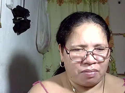 Snapshot of HottyCurlyPeanut chatting on May 23, 2026, 7:56 am HottyCurlyPeanut online show from May 23, 2026, 7:56 am