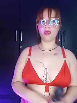 Curves Nina online show from July 3, 2026, 3:18 pm
