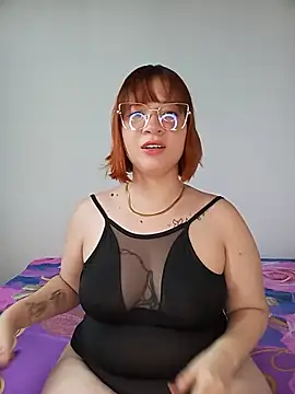 Curves Nina online show from July 11, 2026, 9:05 pm