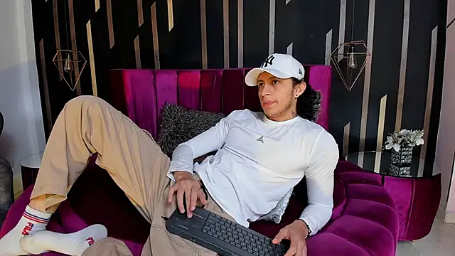 JayTaylorr online show from May 7, 2026, 11:37 am