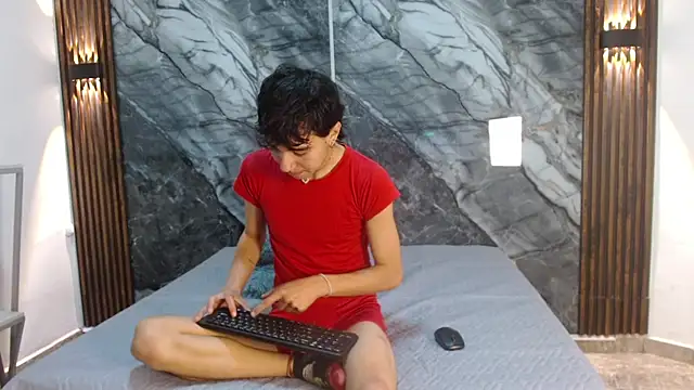 Snapshot of NoahWalker__ chatting on April 18, 2026, 11:14 am NoahWalker online show from April 18, 2026, 11:14 am