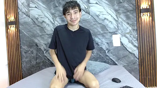 Snapshot of NoahWalker__ chatting on April 25, 2026, 2:14 am NoahWalker online show from April 25, 2026, 2:14 am