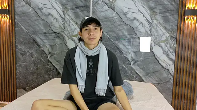 Snapshot of NoahWalker__ chatting on May 20, 2026, 11:05 am NoahWalker online show from May 20, 2026, 11:05 am