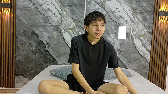 Snapshot of NoahWalker__ chatting on May 27, 2026, 11:07 am NoahWalker online show from May 27, 2026, 11:07 am