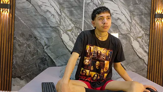 Snapshot of NoahWalker__ chatting on May 31, 2026, 11:17 am NoahWalker online show from May 31, 2026, 11:17 am