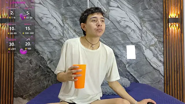 NoahWalker   online show from June 18, 2026, 10:52 am