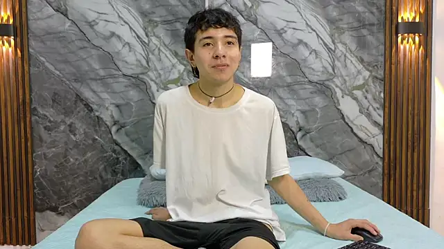 NoahWalker   online show from July 8, 2026, 11:15 am