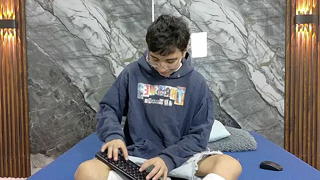 NoahWalker   online show from July 16, 2026, 11:16 am