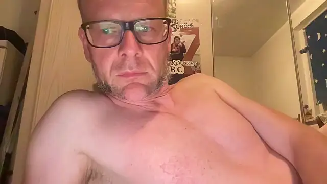 Snapshot of o_florian_o1 chatting on May 6, 2026, 8:36 pm o florian o1 online show from May 6, 2026, 8:36 pm