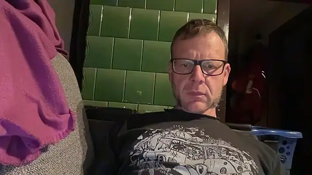 Snapshot of o_florian_o1 chatting on May 20, 2026, 7:42 pm o florian o1 online show from May 20, 2026, 7:42 pm