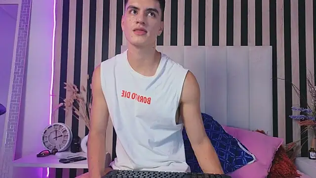LeoTease online show from April 29, 2026, 7:20 pm