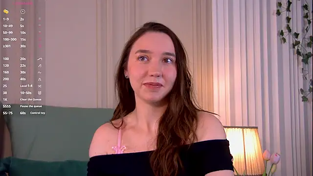 Suzaneey online show from April 23, 2026, 7:27 pm