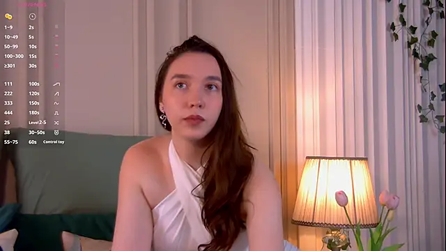 Suzaneey online show from April 24, 2026, 6:43 pm