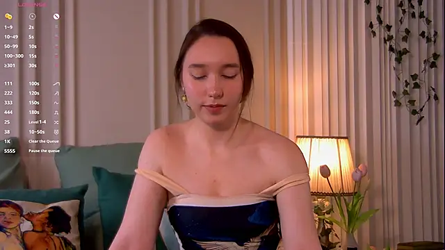 Suzaneey online show from April 28, 2026, 6:57 pm