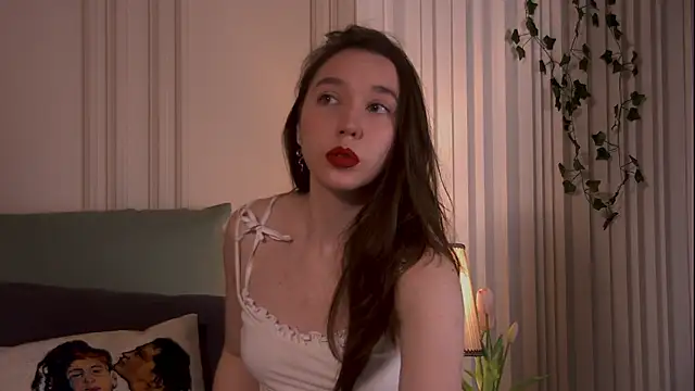 Suzaneey online show from May 9, 2026, 6:35 pm
