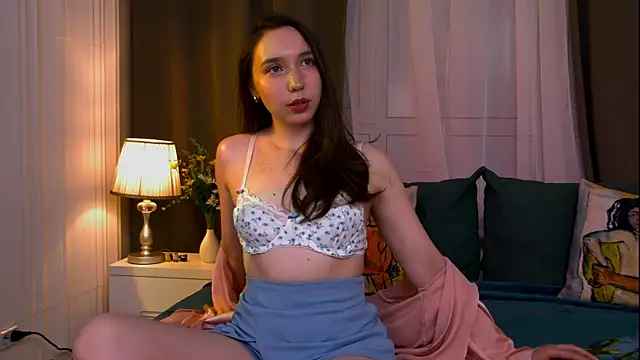 Snapshot of Suzaneey chatting on July 7, 2026, 10:47 pm Suzaneey online show from July 7, 2026, 10:47 pm