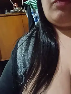 Snapshot of melones3 chatting on June 25, 2026, 5:45 am melones3 online show from June 25, 2026, 5:45 am