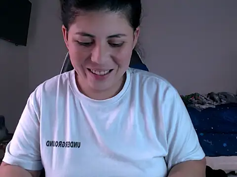 katiaerotic online show from April 19, 2026, 1:54 pm