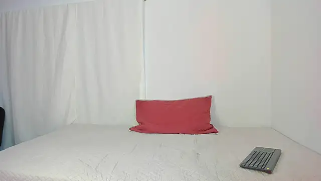 Snapshot of justin_blake chatting on April 20, 2026, 1:47 pm justin blake online show from April 20, 2026, 1:47 pm