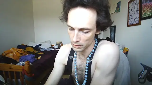 Snapshot of JohnnyMoves chatting on May 17, 2026, 7:32 pm JohnnyMoves online show from May 17, 2026, 7:32 pm
