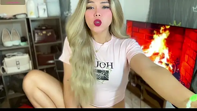 hannaBaby lisyos11 online show from May 24, 2026, 2:44 pm