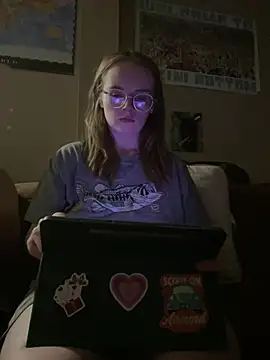 Snapshot of skyerose11 chatting on July 16, 2026, 1:00 am skyerose11 online show from July 16, 2026, 1:00 am
