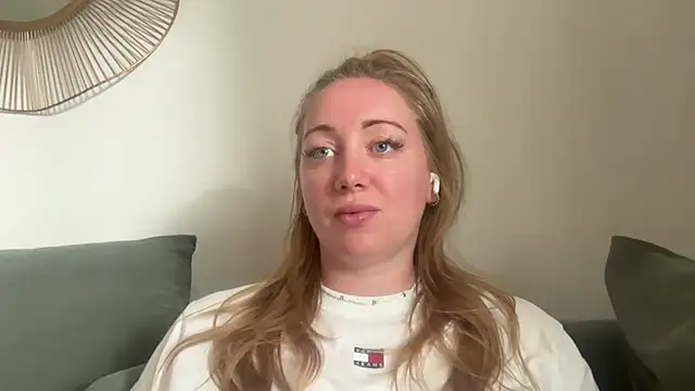 arielsweetieee online show from July 1, 2026, 9:22 am