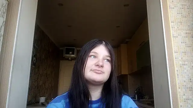 Snapshot of BeatriceMolands chatting on April 18, 2026, 7:45 am BeatriceMolands online show from April 18, 2026, 7:45 am