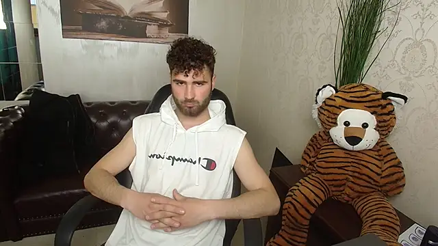 KyloEast online show from April 24, 2026, 4:37 am