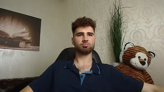 KyloEast online show from April 29, 2026, 4:38 am