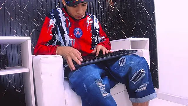 Snapshot of Lian_Jacob chatting on May 29, 2026, 7:23 pm Lian Jacob online show from May 29, 2026, 7:23 pm