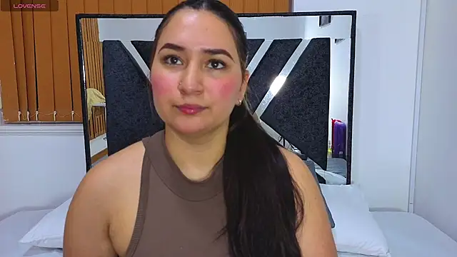 sofiagregorie online show from May 7, 2026, 11:59 am