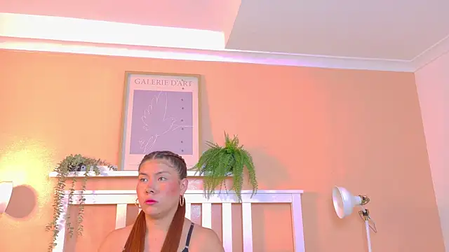 SofiaDiamond  online show from April 27, 2026, 7:23 pm